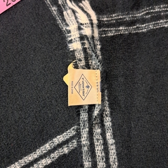 NWT St. John's Bay Plaid Scarf - Picture 5 of 11